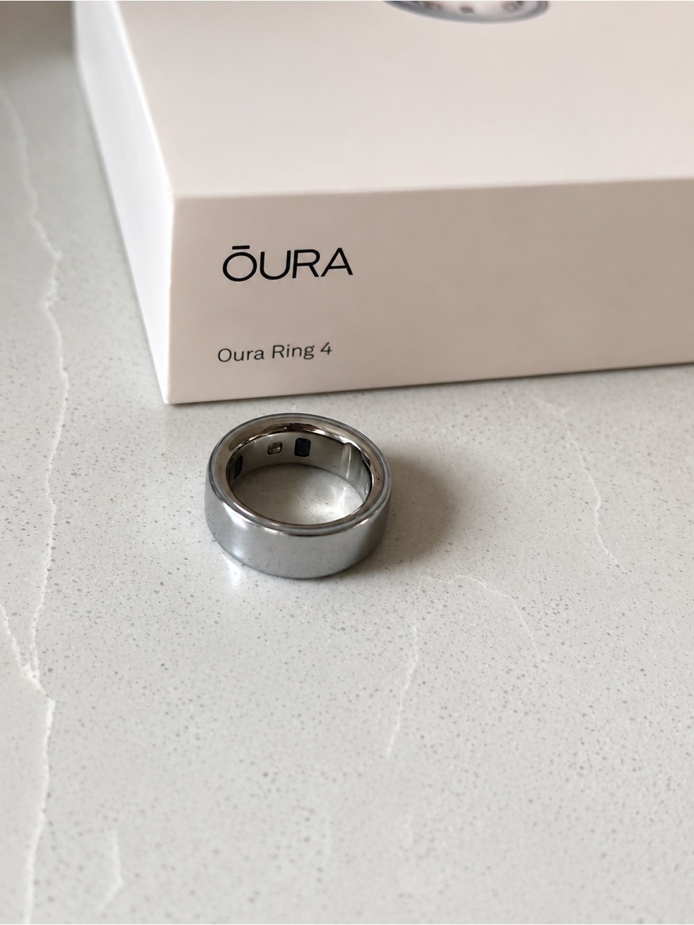 Oura Ring 4 Polished Silver Smart Ring